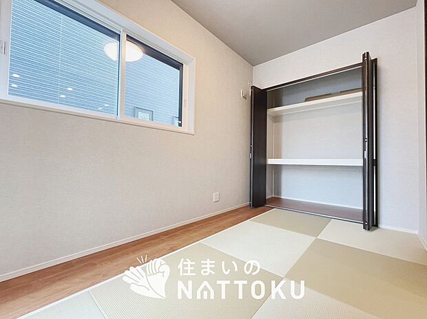 【現地写真（和室）】大壁仕様の新和室。くつろぎの空間です。