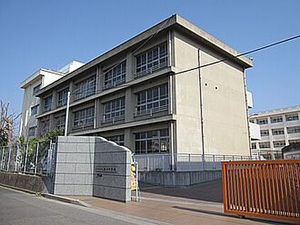 明石市立衣川中学校 350ｍ(徒歩5分)