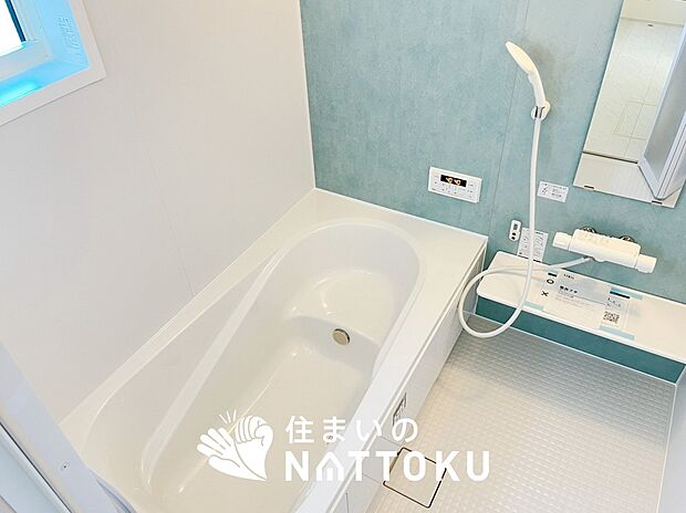 【現地写真(浴室)】浴室暖房乾燥機付き。1坪タイプで広々です。