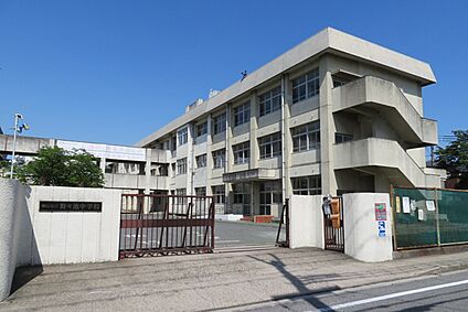 明石市立野々池中学校 2000ｍ(徒歩25分)