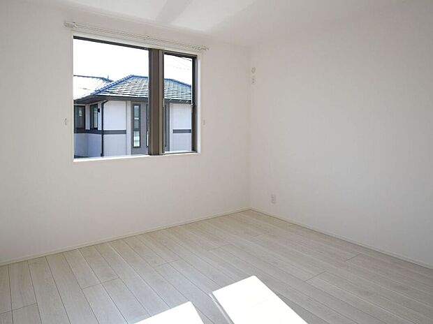 【寝室】主寝室は広々していて安らげる空間に。※施工事例です。実際の建物とは異なります。