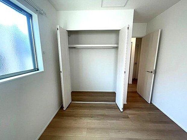 【収納】全居室収納付き!たっぷり収納できます♪大切なお洋服もスッキリ収納できます。