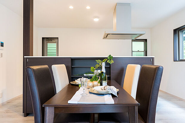 【オンライン対応OK!】
ビデオ通話を活用したご案内も可能です。お仕事などでお忙しい方でも、ご自宅から資料を見ながら物件情報をご確認いただけます。お気軽にご相談ください♪