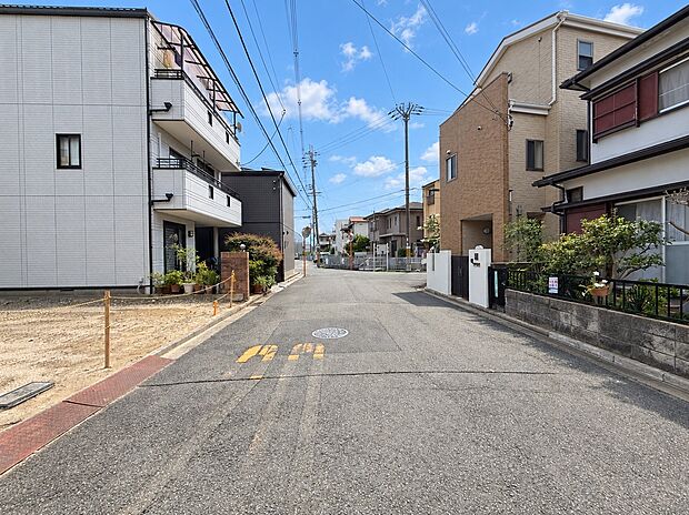 【【前道写真】】「まずは資料だけ見てみたい」という方も大歓迎です！物件の詳細や気になる点を分かりやすくご案内いたします。青色の【資料請求】ボタンより、今すぐお気軽にお問い合わせください。現地（2026年9月）撮影