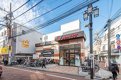 コモディイイダ浜田山店 680m(徒歩9分)