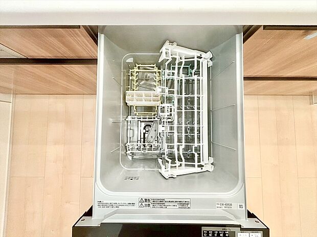 【【ビルトイン食洗機】】手洗いよりも経済的で家計に優しい「ビルトイン食洗機」が標準装備なのは強い味方ですね。