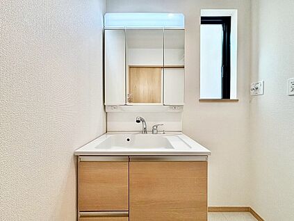 【三面鏡化粧台】　