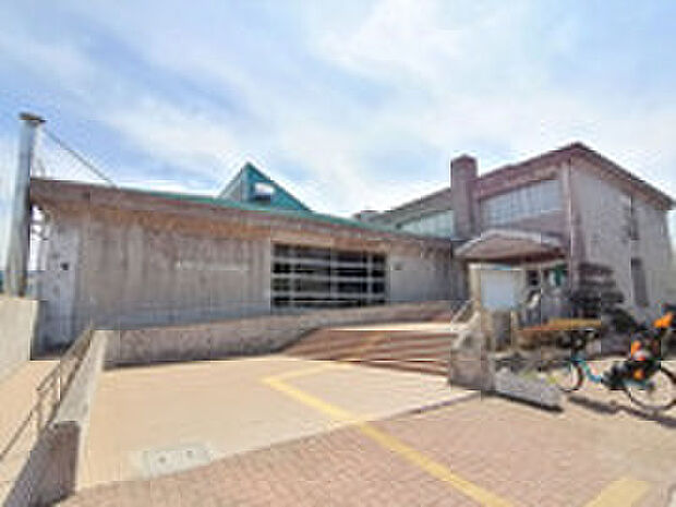 国分寺市民プール（約630m）