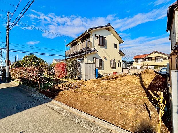 【現地外観】3LDK駐車1台可！南側道路に面し日当たりも良好です。建築工事も字始まりました。お気軽にご相談ください。