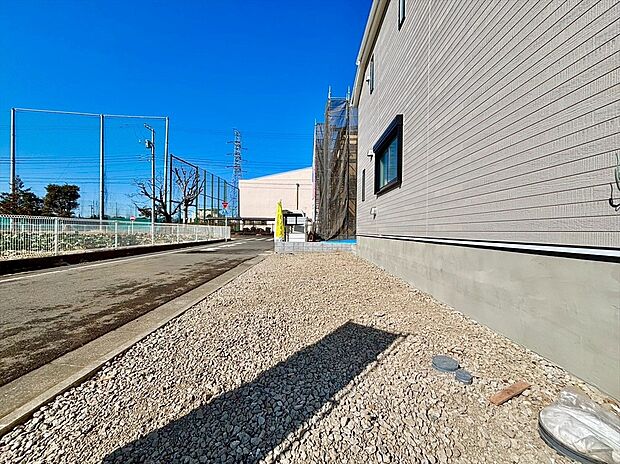 【駐車場】2台止めることができる広々としたカースペースが嬉しいですね。