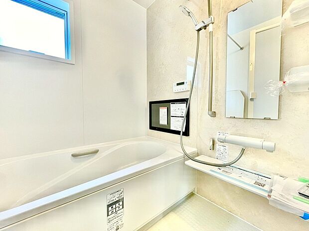 【【浴室乾燥機】】梅雨や花粉の時期、雨の日の洗濯物の乾燥に重宝します。