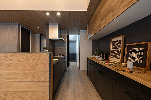 【クリナップ　ステディア】通常よりワイド設計のカップボードです