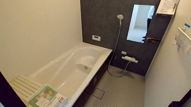 【浴室】同仕様物件の設備です。実際とは異なる場合があります。