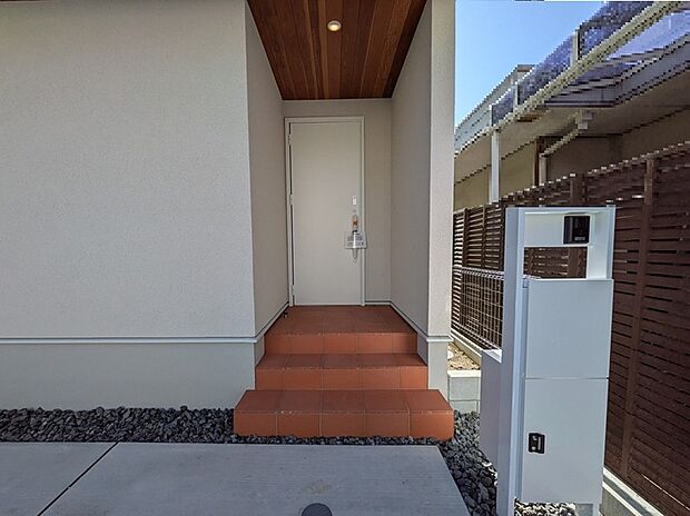 【A棟 玄関】2025年11月撮影