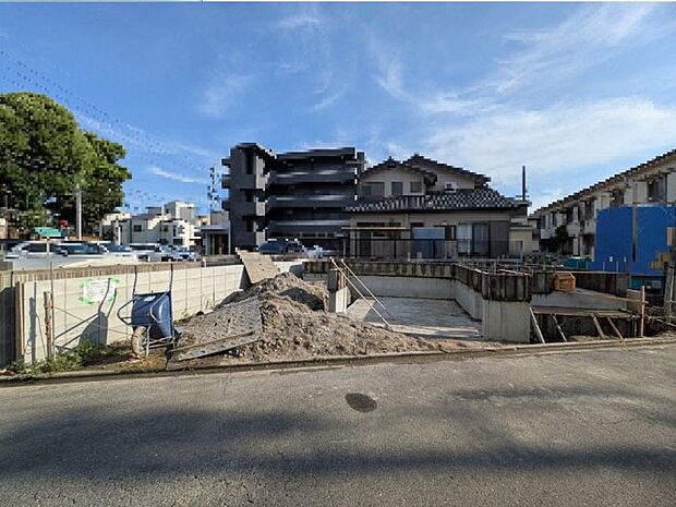 【外観】2号棟 基礎工事中(2026年9月撮影)