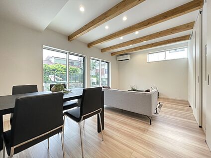 リビングダイニング