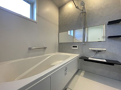 浴室 (同仕様)