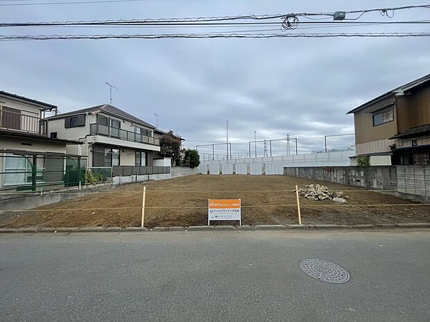 【前面道路含む現地写真】■西側幅員約4.0m公道に接面