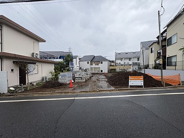 【前面道路含む現地写真】■北側 幅員約5.9ｍ公道・私道に接道