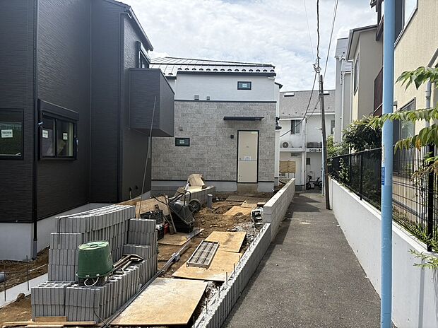【前面道路含む現地写真】■北側 幅員約5.9m公道・私道に接道