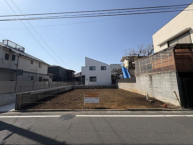 【前面道路含む現地写真】■南東側 幅員約5.4ｍ公道に接道