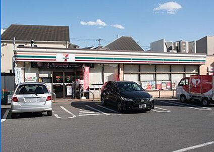 セブンイレブン三鷹大沢1 丁目店 400ｍ