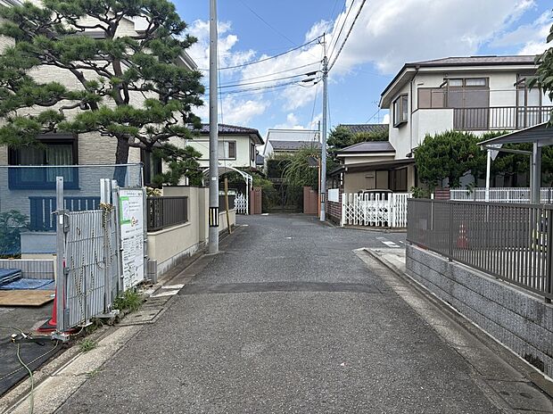 【前面道路含む現地写真】現地(2026年8月)撮影