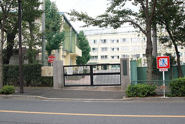 第七中学校（約1,300m）