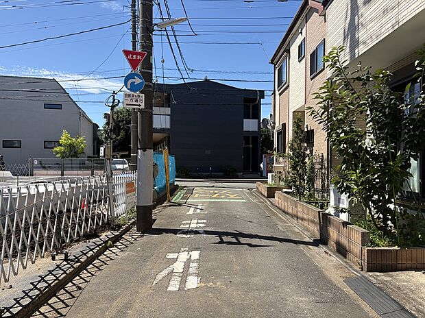 【前面道路含む現地写真】現地（2026年9月）撮影