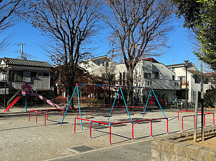 こんにちは公園 300ｍ