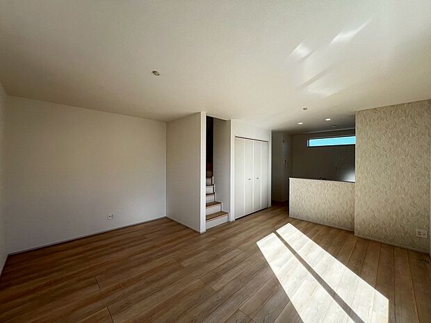 北・東向きの角地!日当たり・通風良好!たっぷりの陽光に包まれる明るい住まい♪