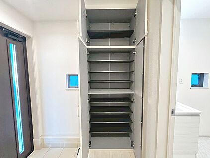 シューズボックス