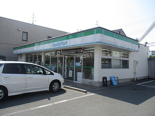 ファミリーマート堺草尾店