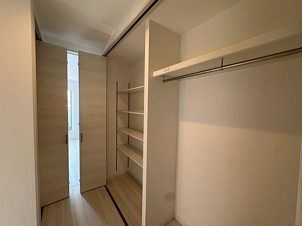 【収納】3階廊下に大きな収納ありますよ!家族の思い出も大切にしまっておけますね!