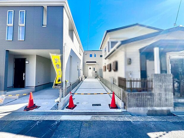 【駐車場(2号棟)】2号棟は駐車2台可能です!セカンドカーや来客時にも安心ですね♪