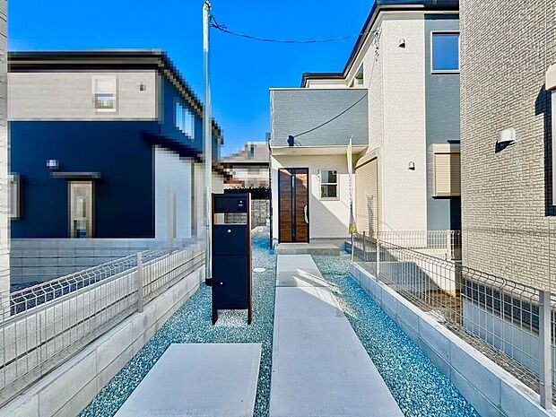 【現地外観写真（６号棟）】お客様にとって最良のマイホームが見つかりますよう、イエストアが全力でお手伝いさせていただきます！いつでもお気軽にお問い合わせ下さい♪