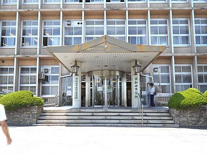 岸和田市役所 約922ｍｎ(徒歩１２分)