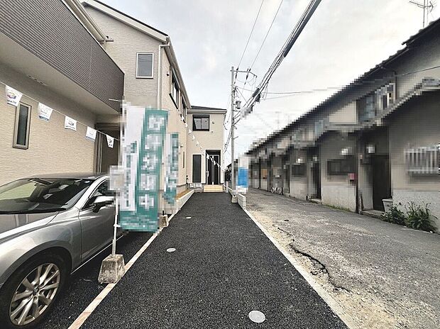 【現地外観写真（２号棟）】現況完成済ですので、お忙しい方でもお仕事帰り等にご内覧頂けます♪