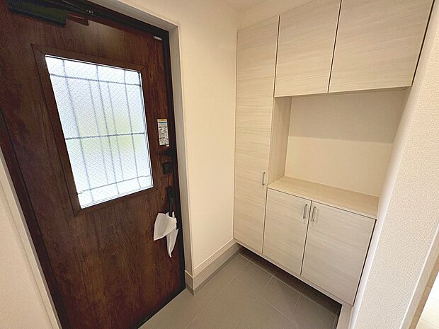 【玄関】シューズボックスありますよ!玄関周りもスッキリ片付きますね!