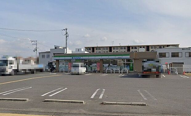 ファミリーマート岸和田並松店