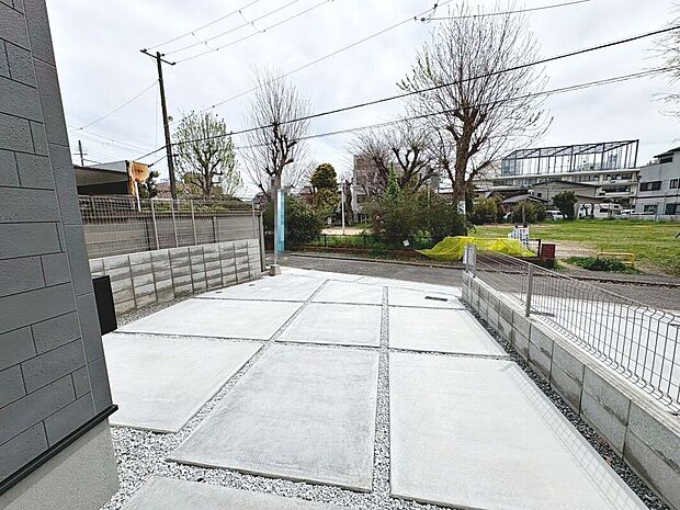 【駐車場】並列に駐車2台可能(車種制限有)!セカンドカーや来客時にも安心ですね!