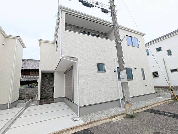 【外観(2号棟)】南向き日当たり良好!明るい住まいに気持も明るくなりますね!