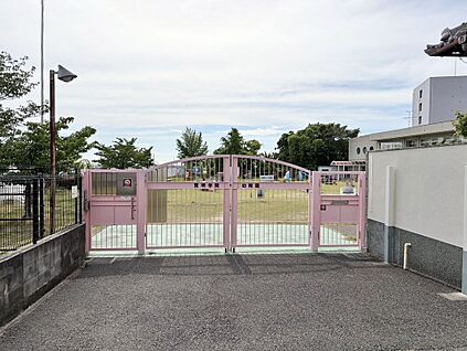 賢明学院幼稚園 約564ｍ(徒歩８分)