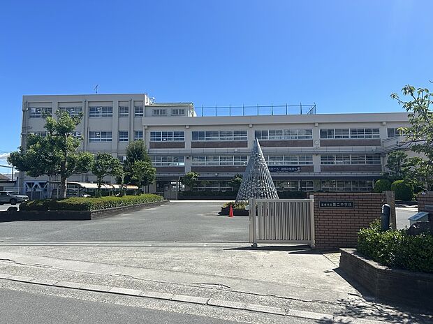 第二中学校（約350m）