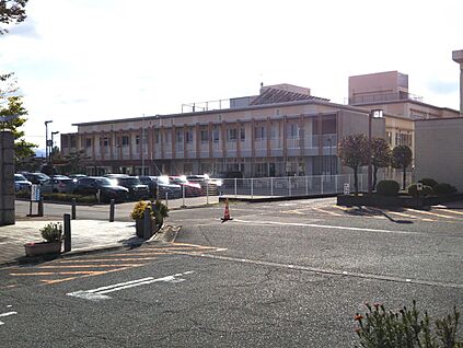 速星小学校 600ｍ(徒歩約8分)