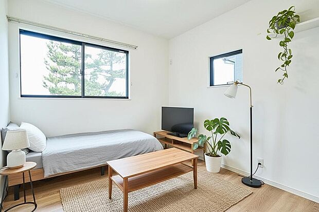 【【施工例】洋室】【施工例】4.81帖の洋室を2部屋ご用意。子ども部屋や趣味部屋など、ライフスタイルに合わせて多目的に活用できます。