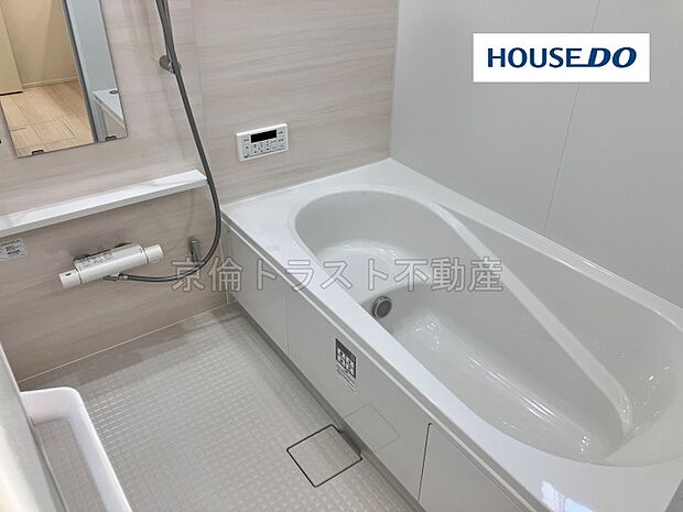 【浴室(1号棟)】ゆったりサイズのお風呂は一日の疲れを癒やしてくれます!機能的でお手入れもしやすく、きれいに保てます!