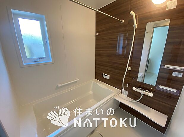 現地写真(浴室)
浴室暖房乾燥機付き。1坪タイプで広々です。