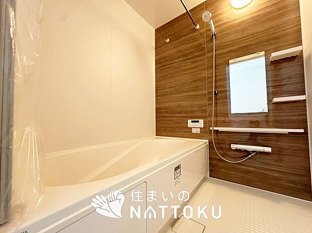 現地写真(浴室)
浴室暖房乾燥機付き。1坪タイプで広々です。