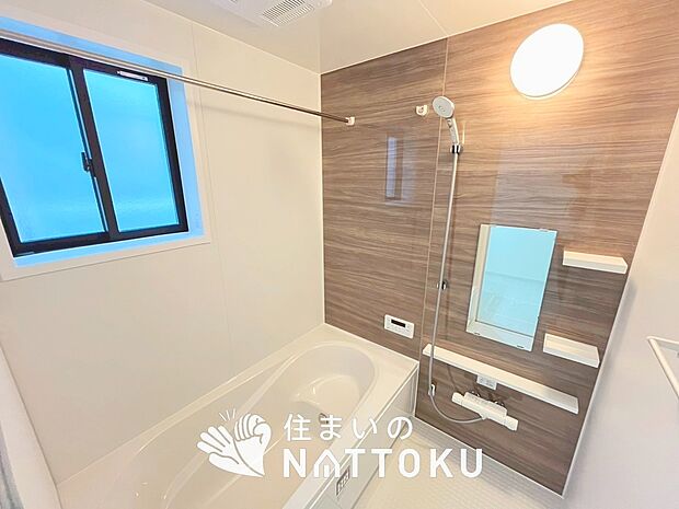 現地写真(浴室)
浴室暖房乾燥機付き。1坪タイプで広々です。